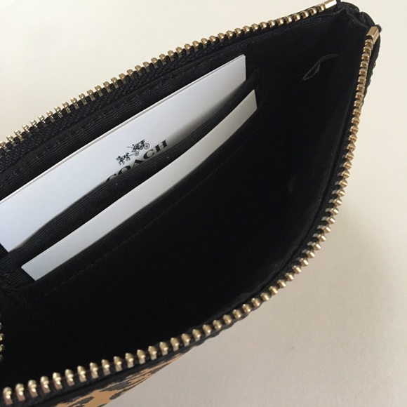 COACH Corner Zip Wristlet in Wild Hearts Print - Picture 4 of 7